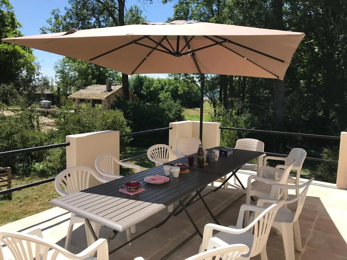 Bed & Breakfast Domaine Des Chabriers Bed and Breakfast Ourches Frankrijk